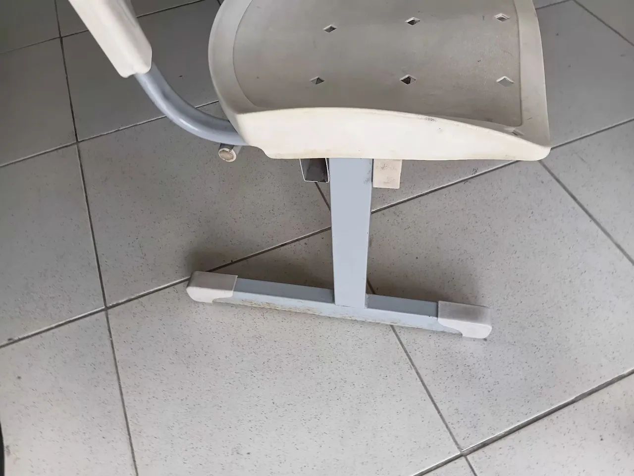 VENDO   CADEIRA  DE ESPERA !!!!!   - Foto 2
