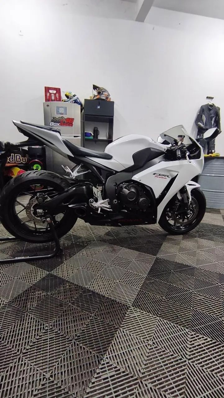 CBR 1000RR Fireblade  - Foto 4