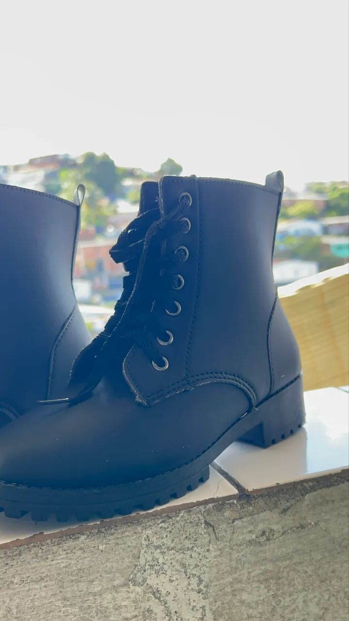 2 botas uma com salto e outra sem, nova sem marca de uso  - Foto 2