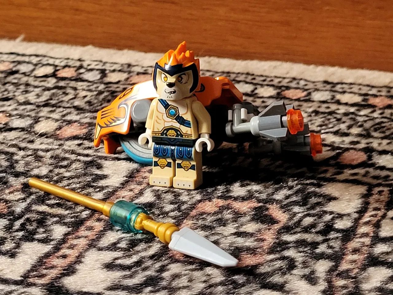 Lego Chima Minifigura + acessórios 