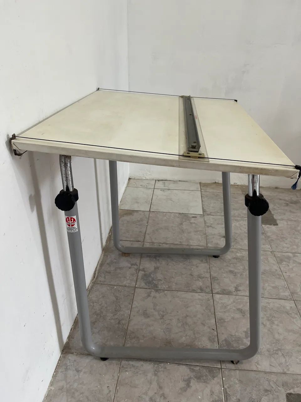Mesa de desenho com régua paralela da Desetec - Foto 2