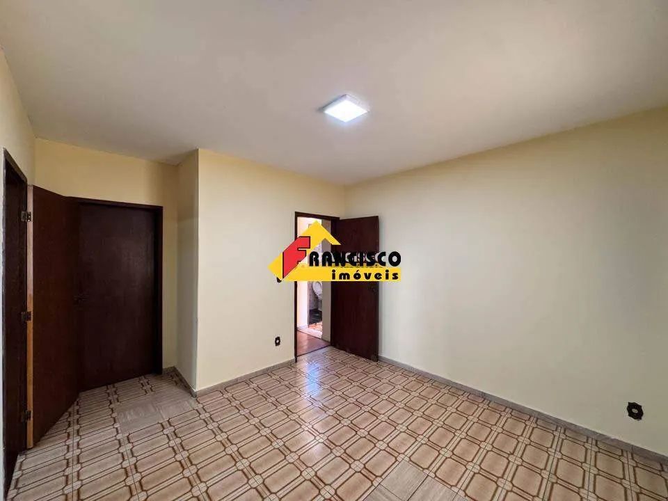 Casa para aluguel, 5 quartos, 2 suítes, 2 vagas, Centro - Divinópolis/MG - Foto 5
