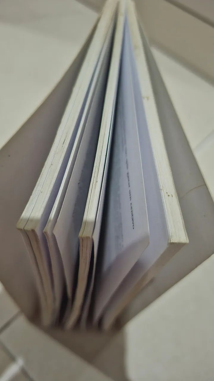 Livro Romance - Foto 4