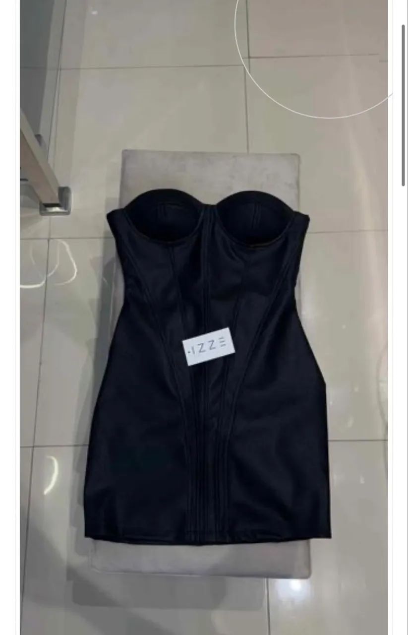 vestido de couro 