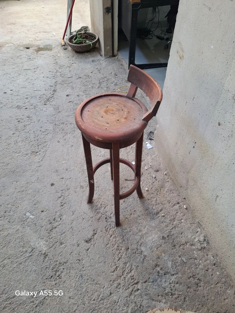 Vendo duas cadeiras usadas  - Foto 2