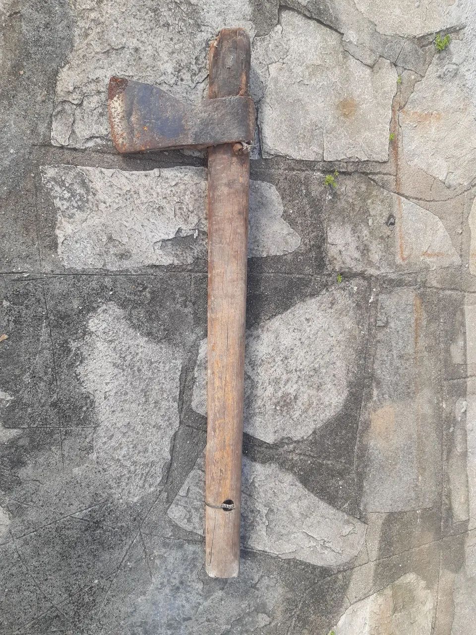 Vende se Machado. 