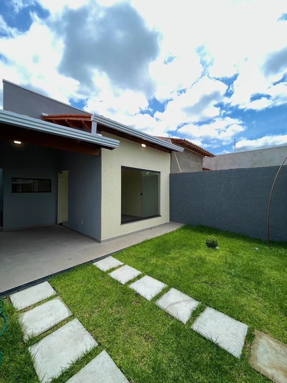 Casa à Venda no Encanto das Águas