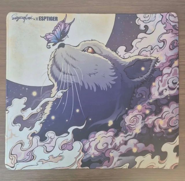 Mouse pad control ilustrado usado