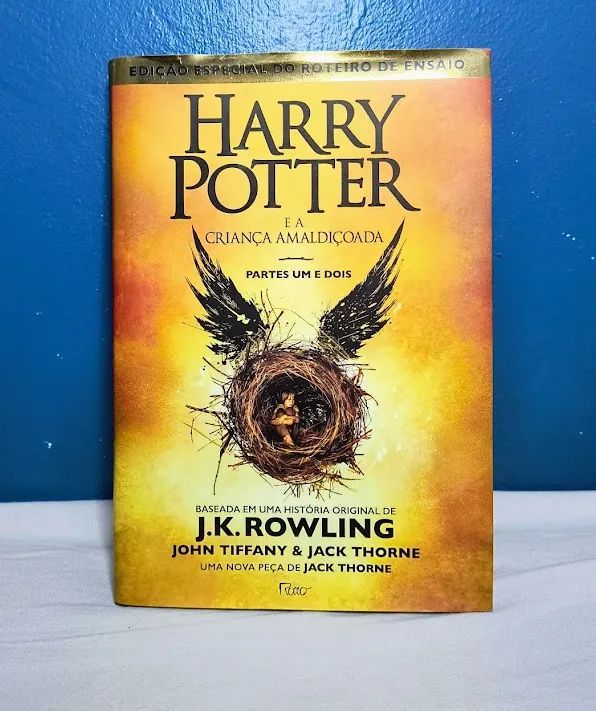 LIvro Harry Potter e a Criança amaldiçoada