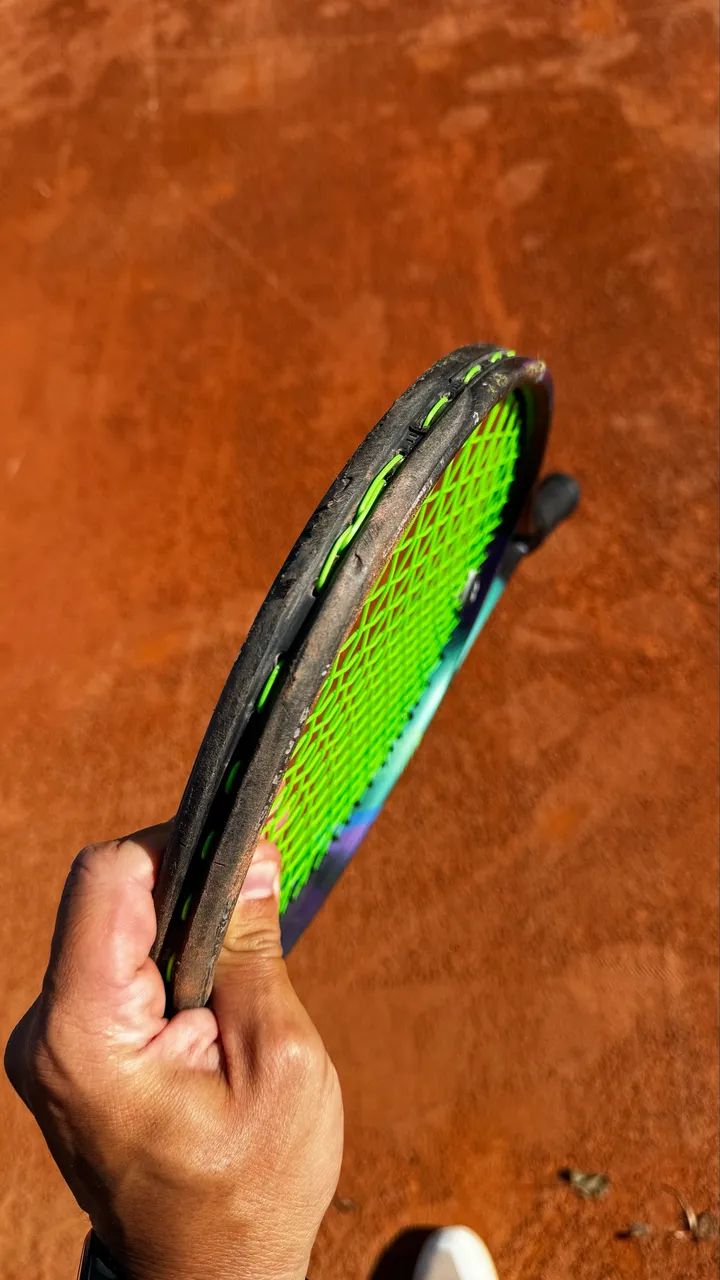 Raquete de tênis Yonex Vcore 100 - Foto 5