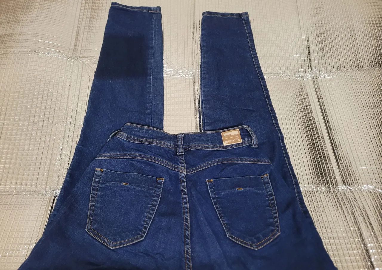 Calça jeans escuro