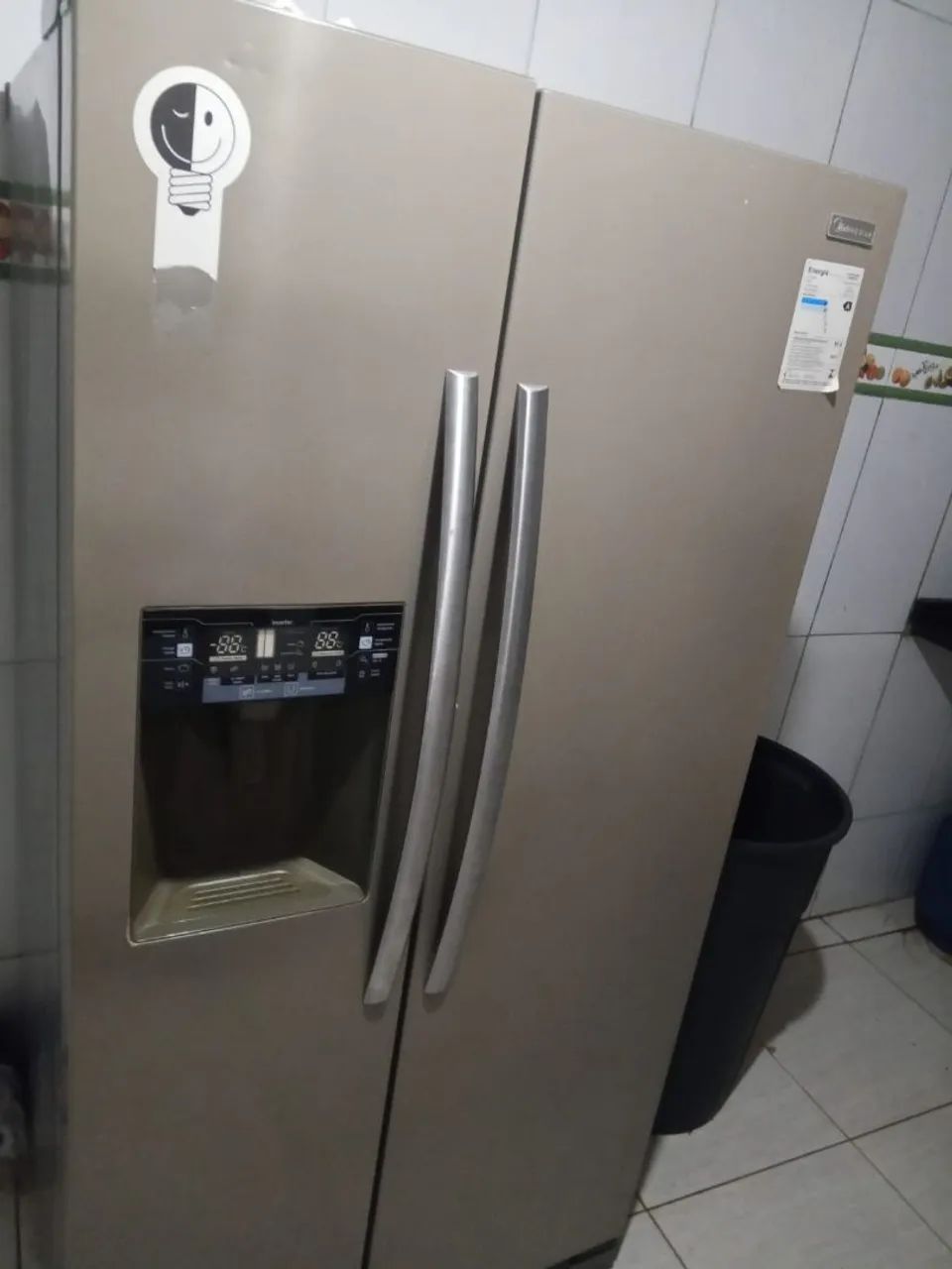 Geladeira Midea com defeito