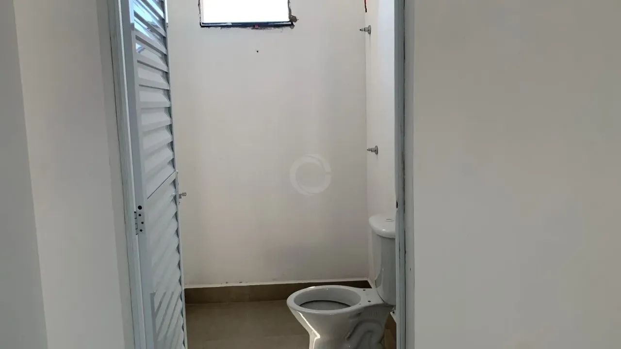 Sala moderna e bem iluminada para locação em ótima localização - Foto 3