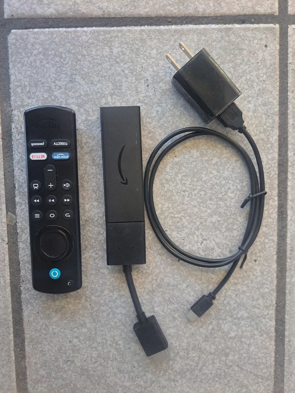 Fire tv stick amazon 3 geração full hd 1080 com controle alexa. 