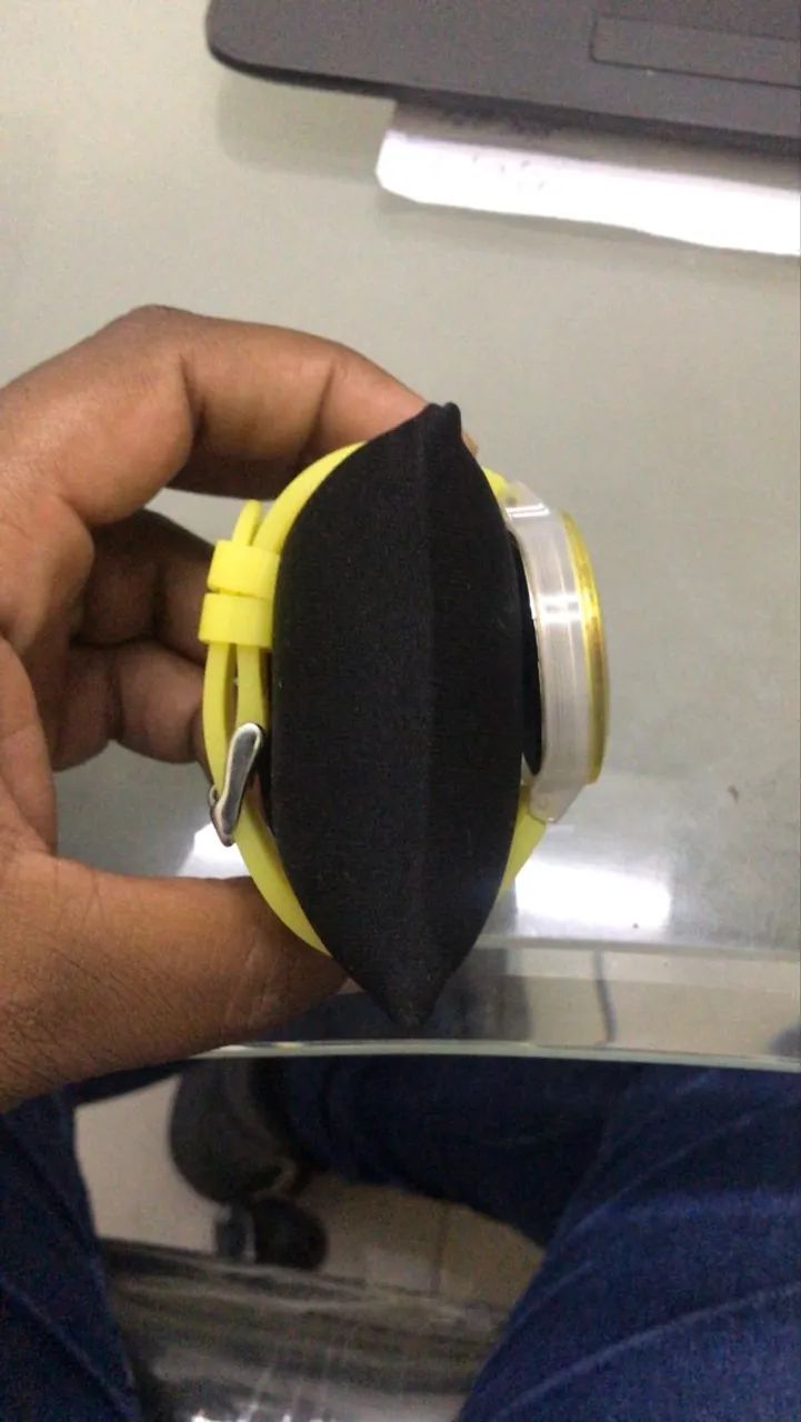 Relógio Lacoste Silicone Amarelo com Caixa Original - Ótimo Estado - Foto 4