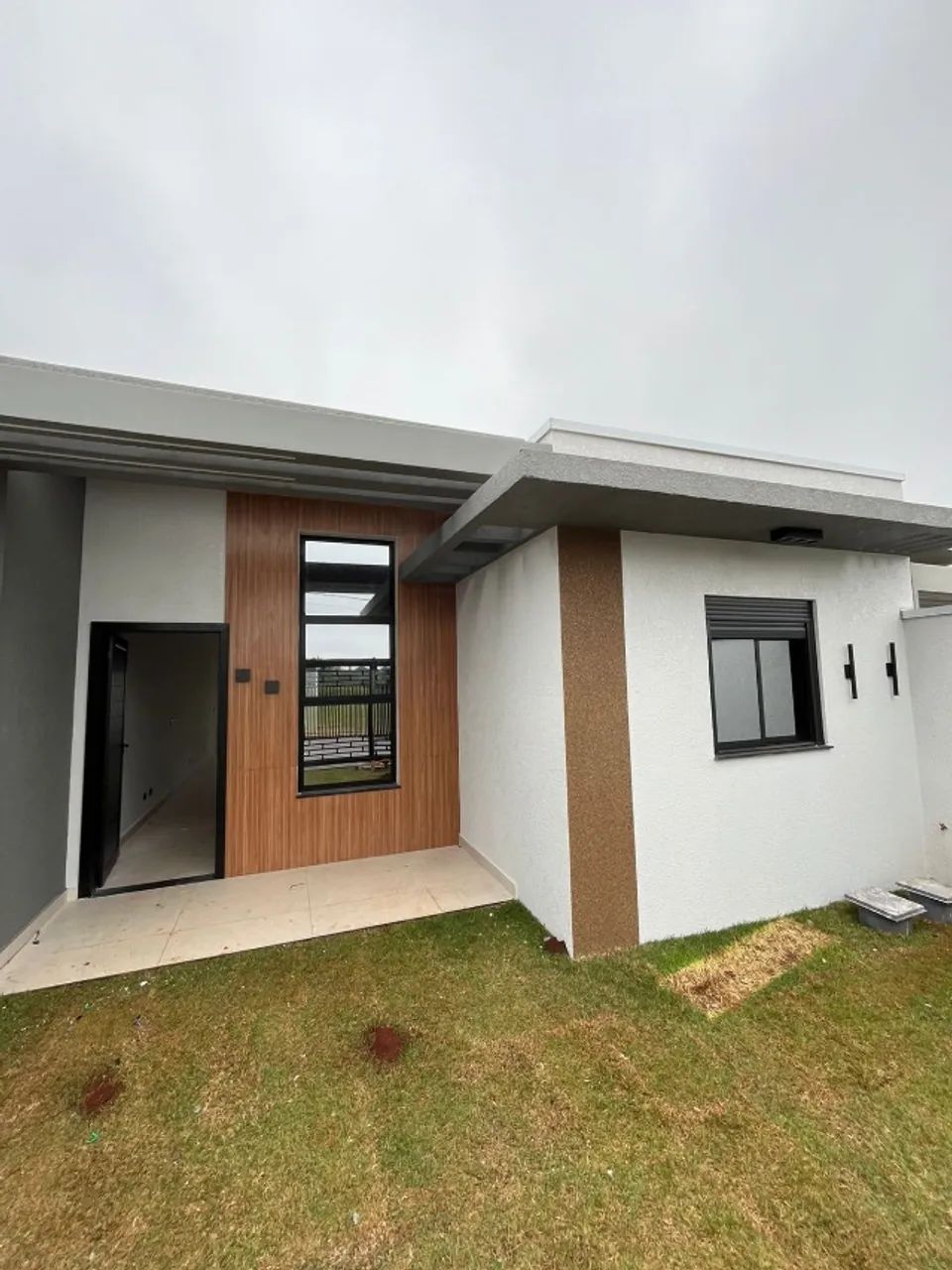 Casa no Tropical com 03 quartos