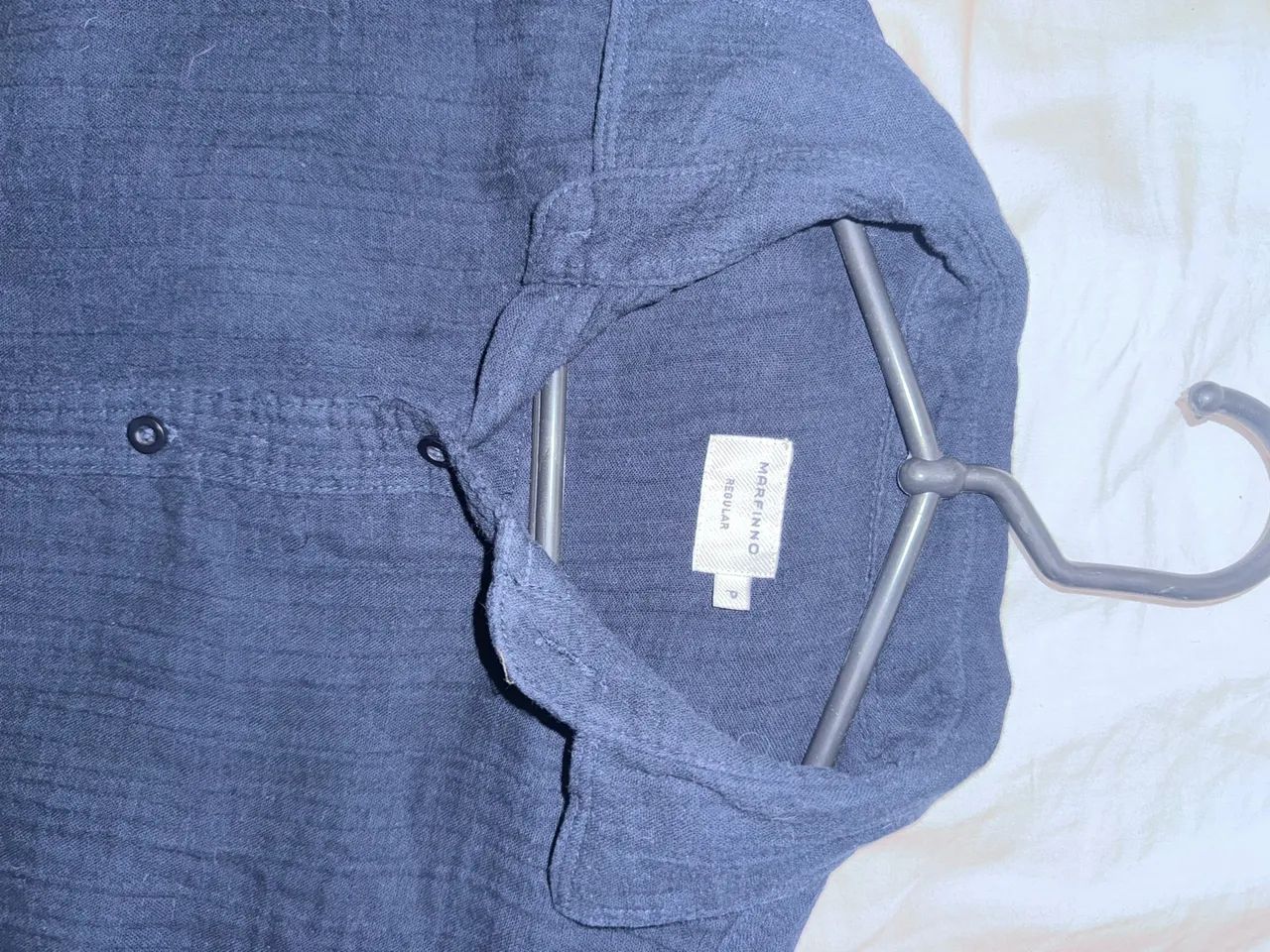 CAMISA AZUL EM ALGODÃO COM TEXTURA PLISSADA - Foto 3