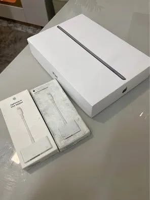 iPad 8 geração na caixa - Foto 3