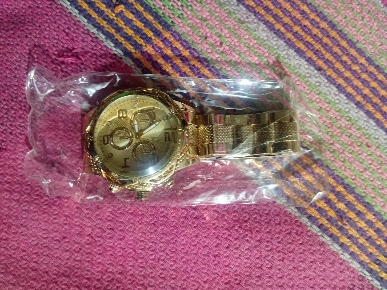 Relógio masculino dourado*novo*!