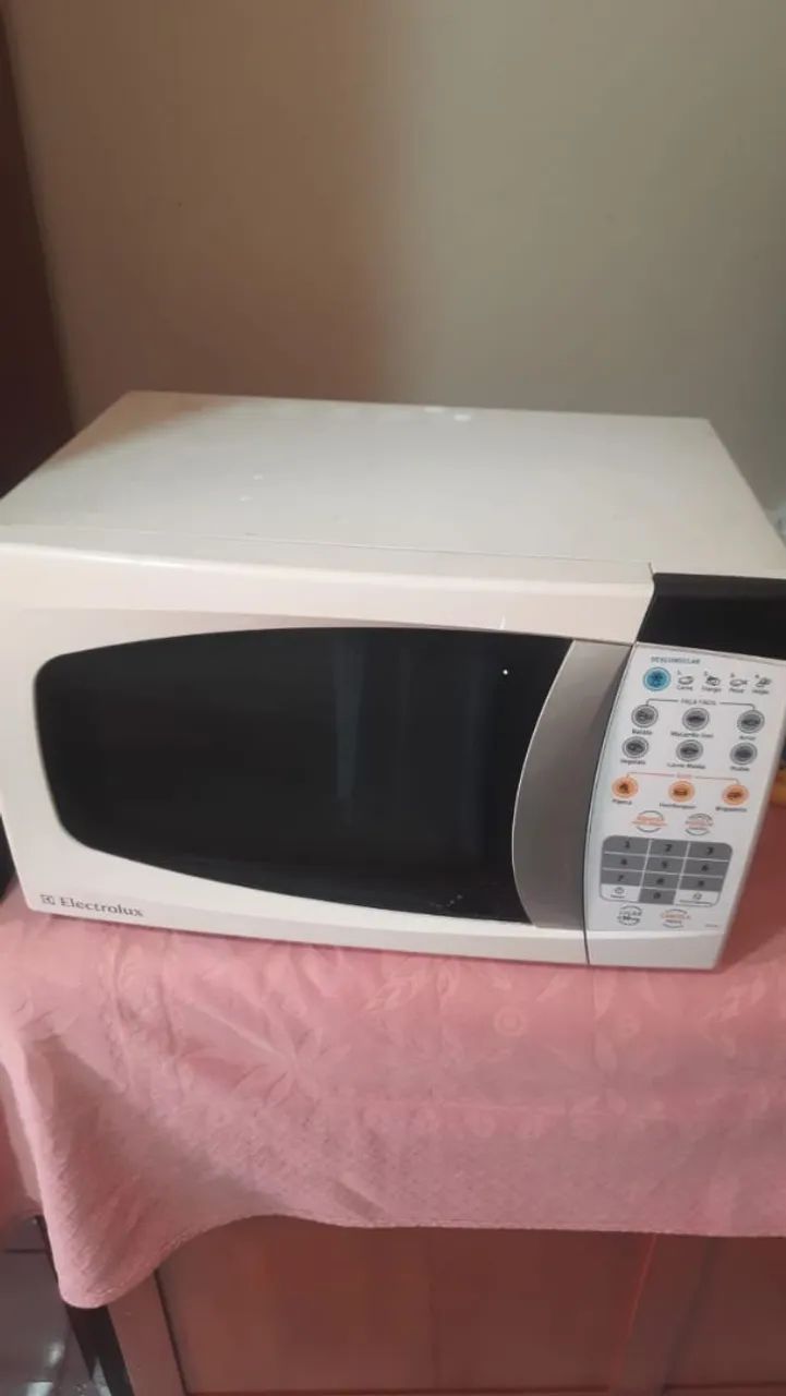 Microondas Eletrolux 18 litros funcionando perfeitamente 