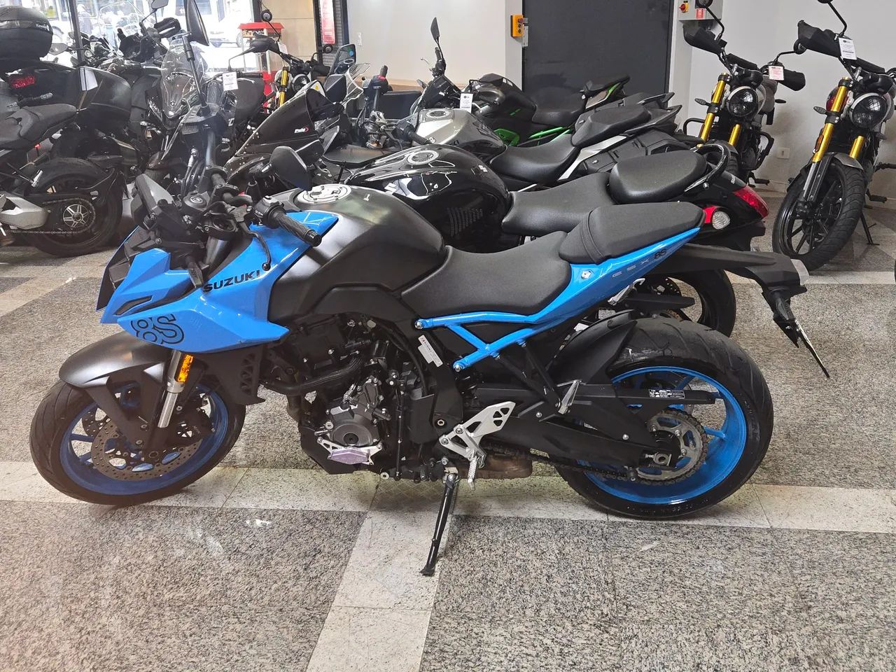 Suzuki Gsx 8s - Foto 2