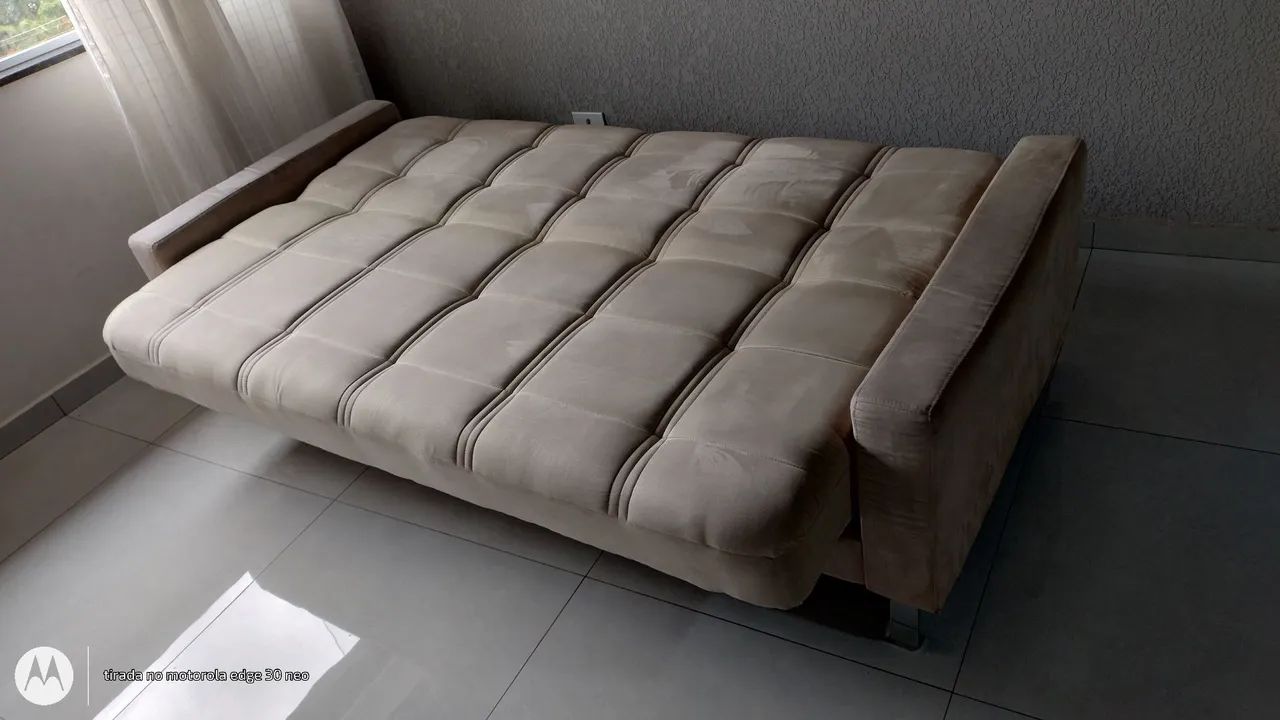 Vendo sofá/cama em excelente estado. 65581375117059124