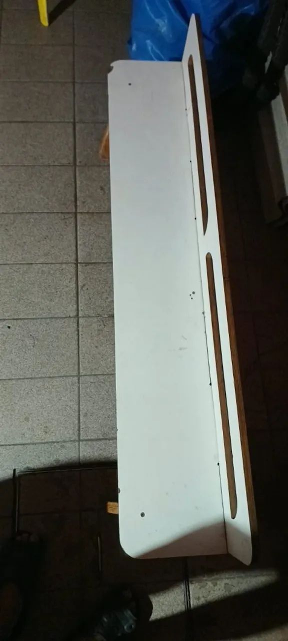 ? Banco de Madeira - Branco com Detalhes em Madeira Clara - Foto 3