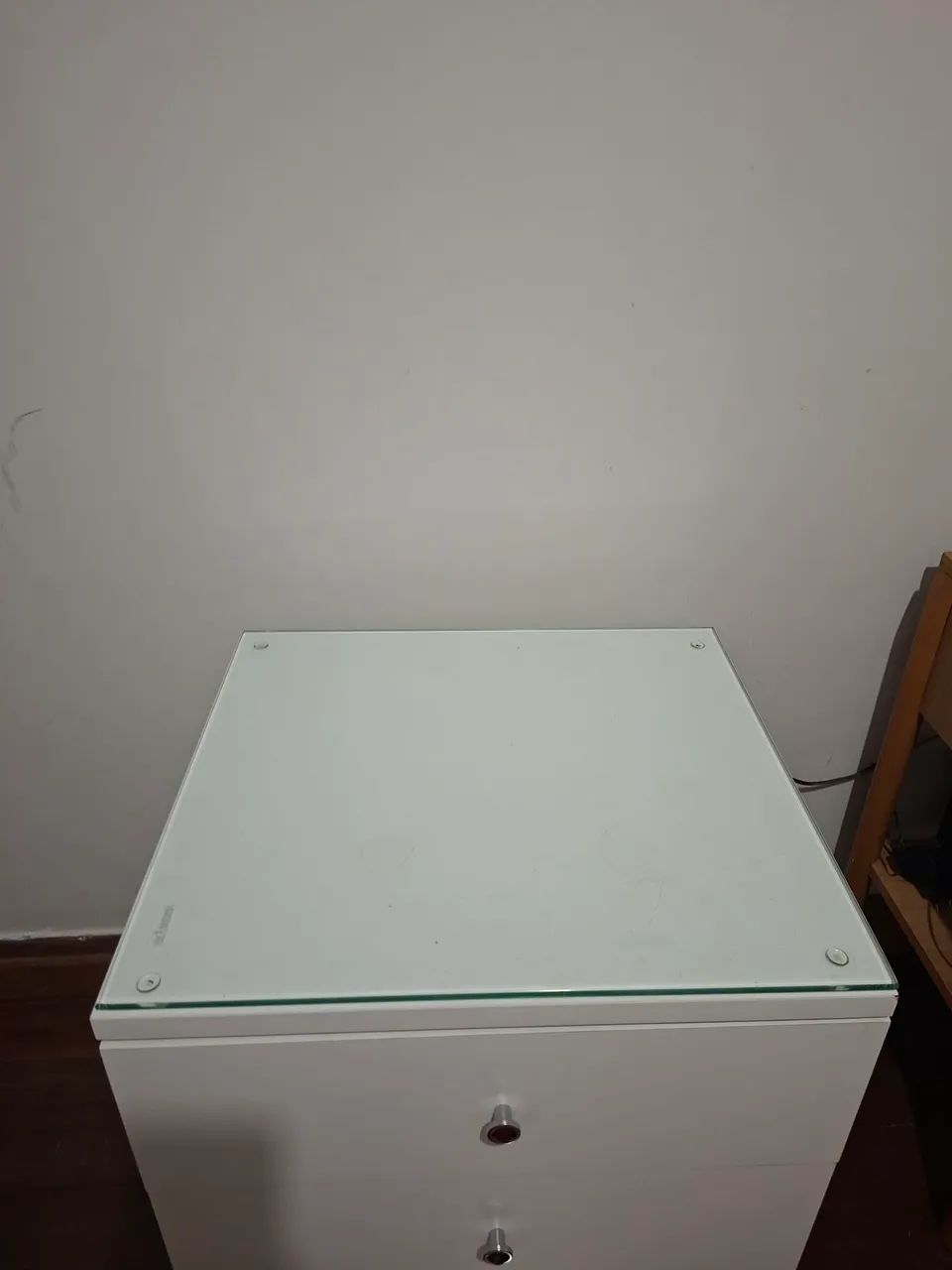 Mesa de cabeceira branca - Foto 3