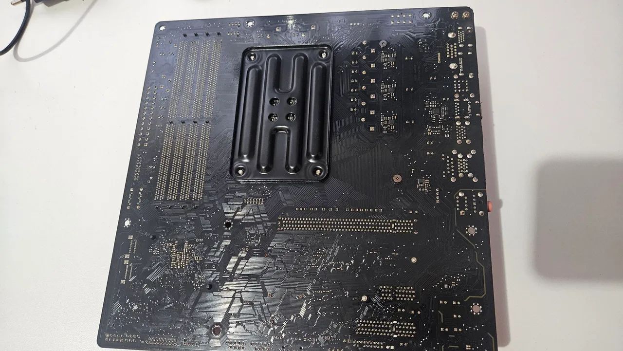 ASRock B550M PRO4 + Ryzen 5600x - leia descrição - Computadores e