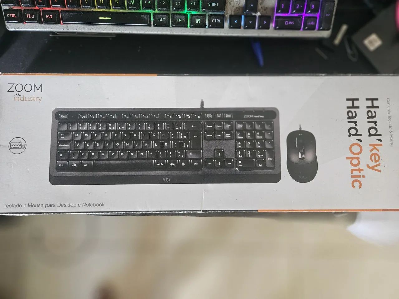 Kit teclado e mouse com fio