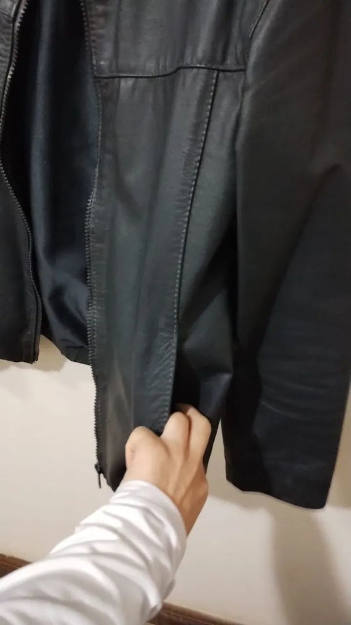 Casaco de couro legítimo preto - Tina Brunelli, tam. M - Foto 4