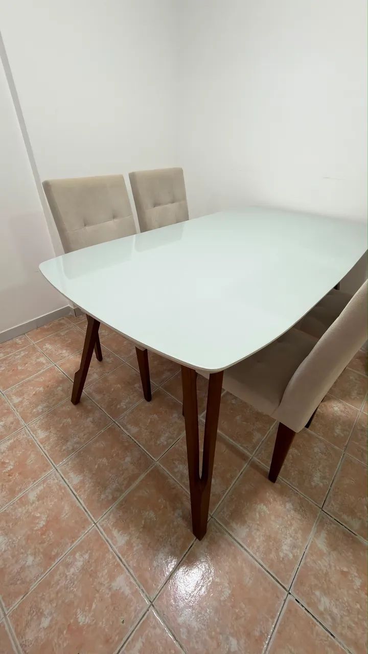 Mesa retangular 4 cadeiras
