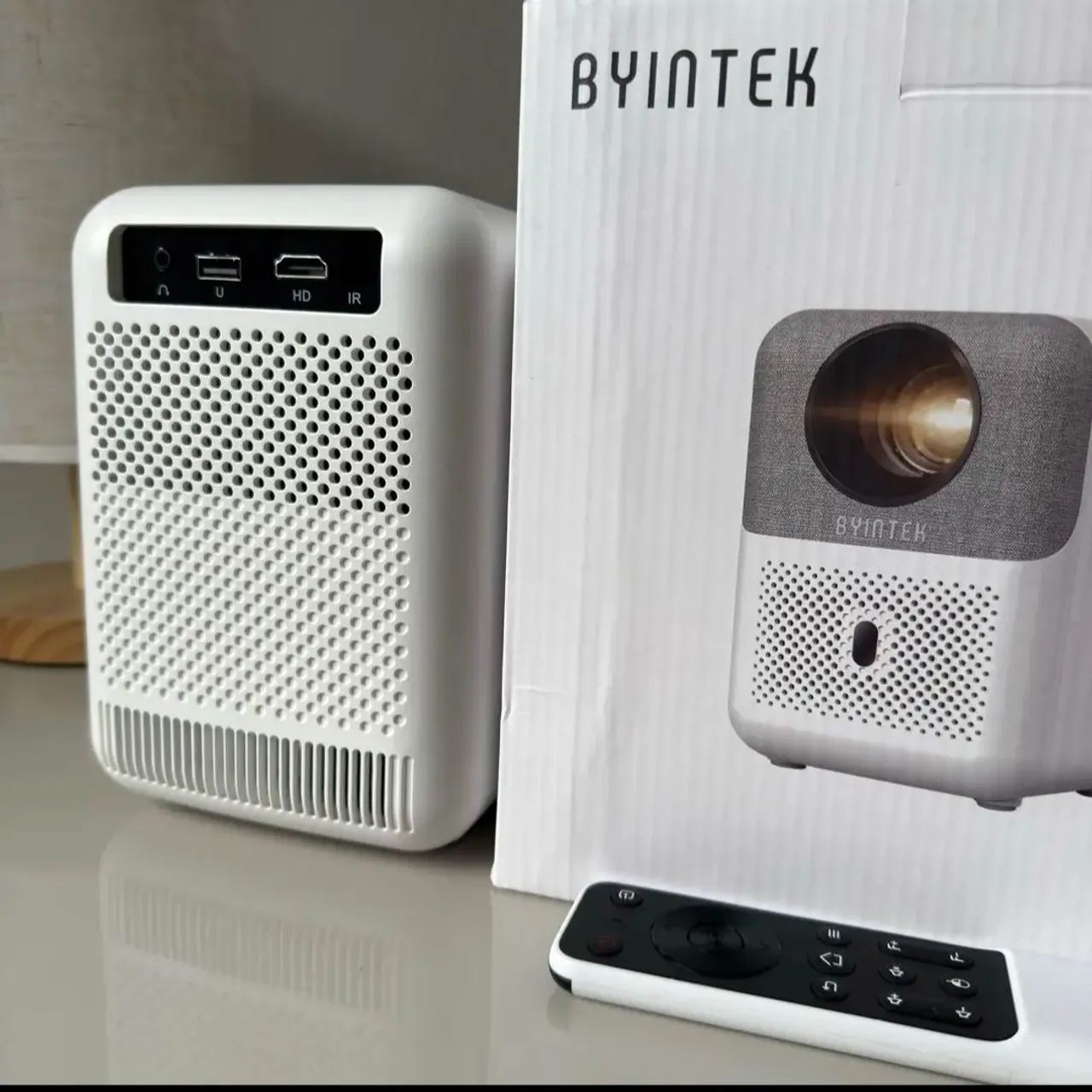 Projetor byintek love u4 
