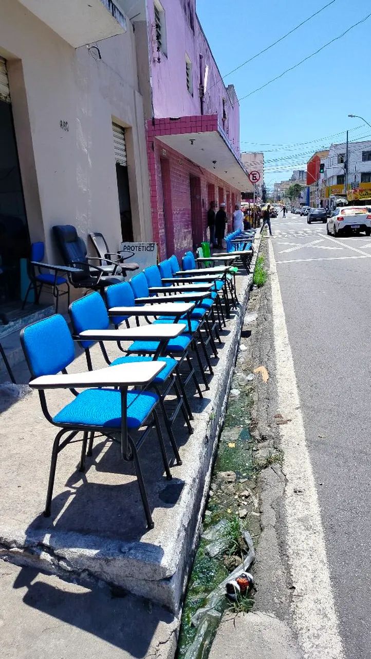 Cadeiras escolar reformada, assento e encosto novo  - Foto 4