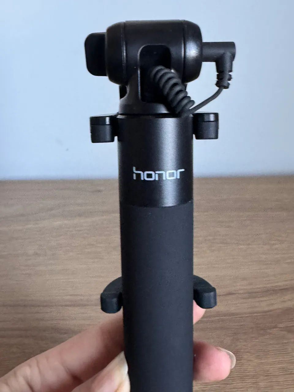 Bastão de Selfie Honor com Trip é Integrado e Controle Bluetooth - Foto 4