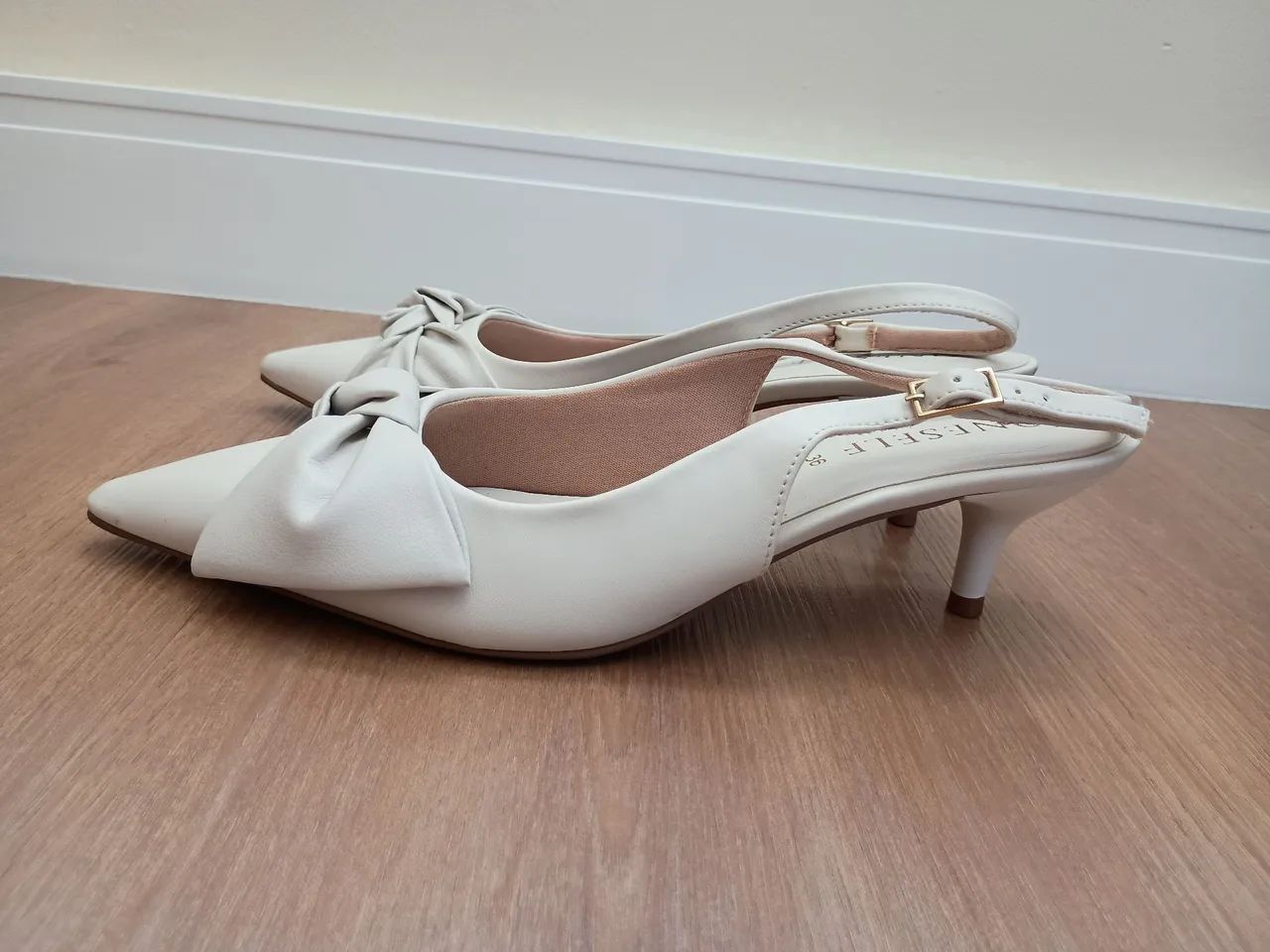 Scarpin slingback off-white