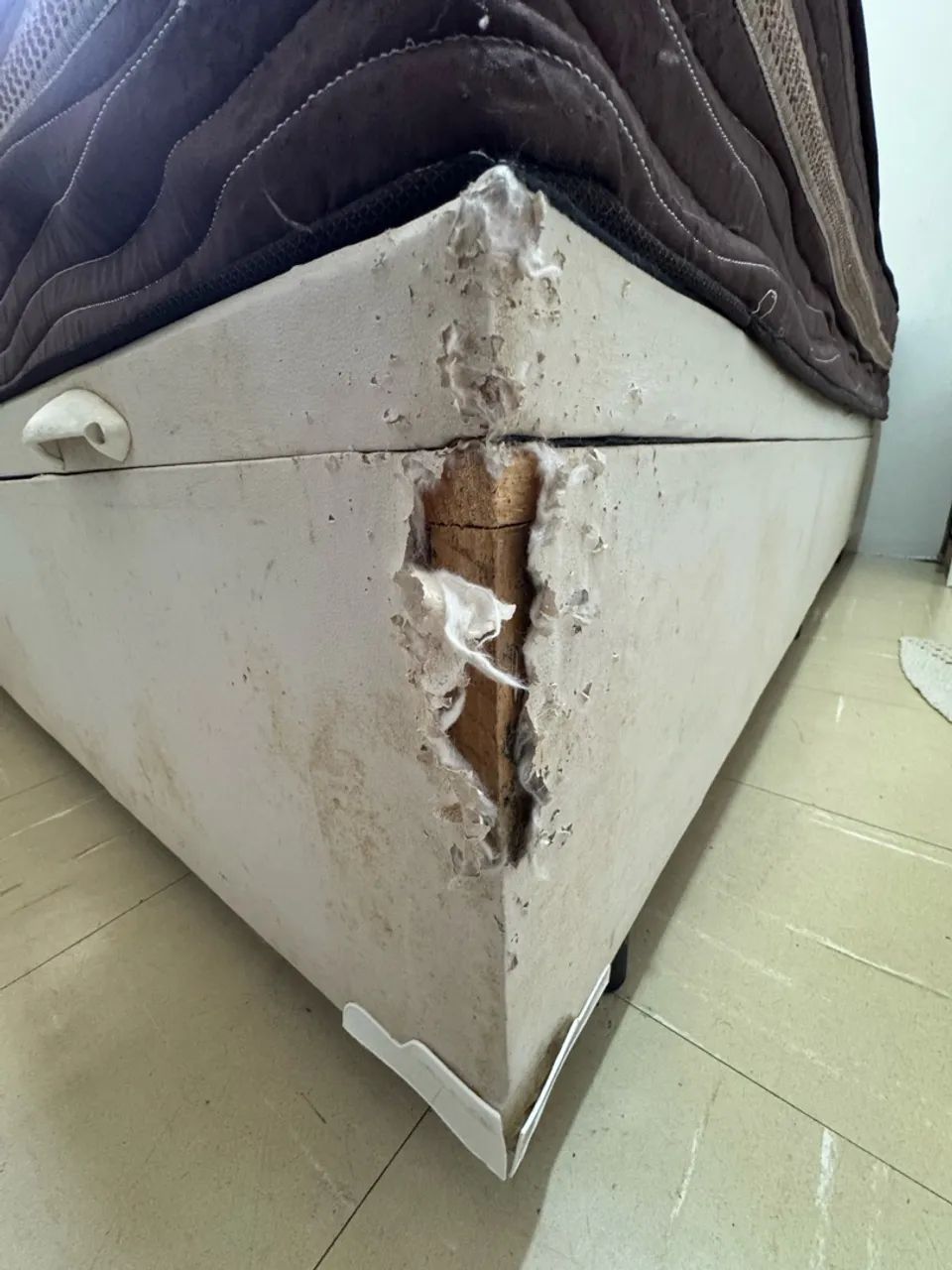 Cama de casal com baú + 2 capas colchão - Foto 3