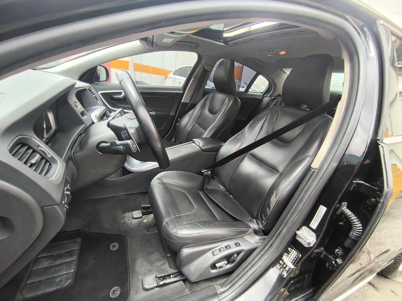 Volvo S60 T-4 MOMENTUM 2.0 190cv 4p, foto 11 de 18