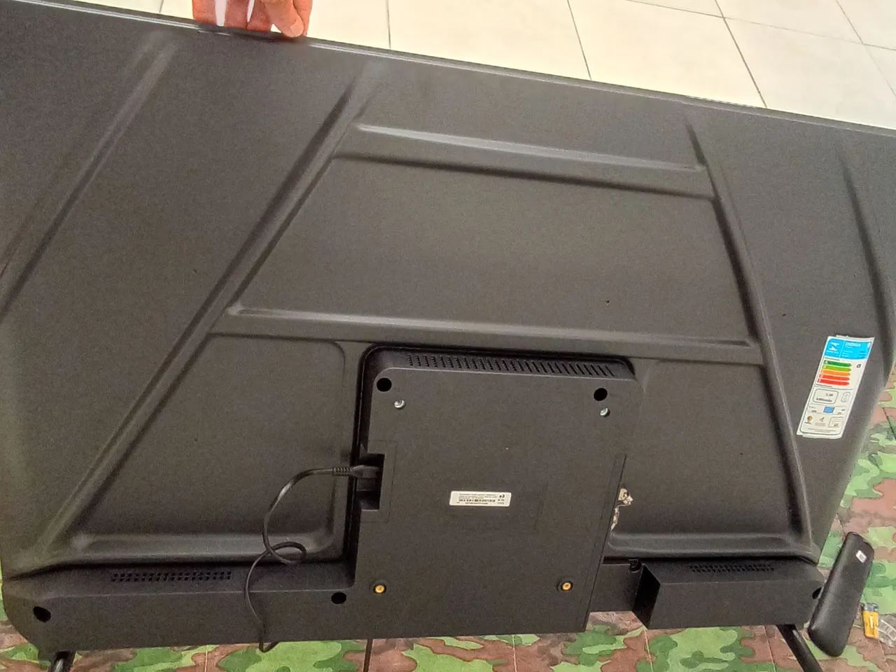 Vendo tv Ismart 43 polegadas novinha na caixa com uma semana de uso  - Foto 4