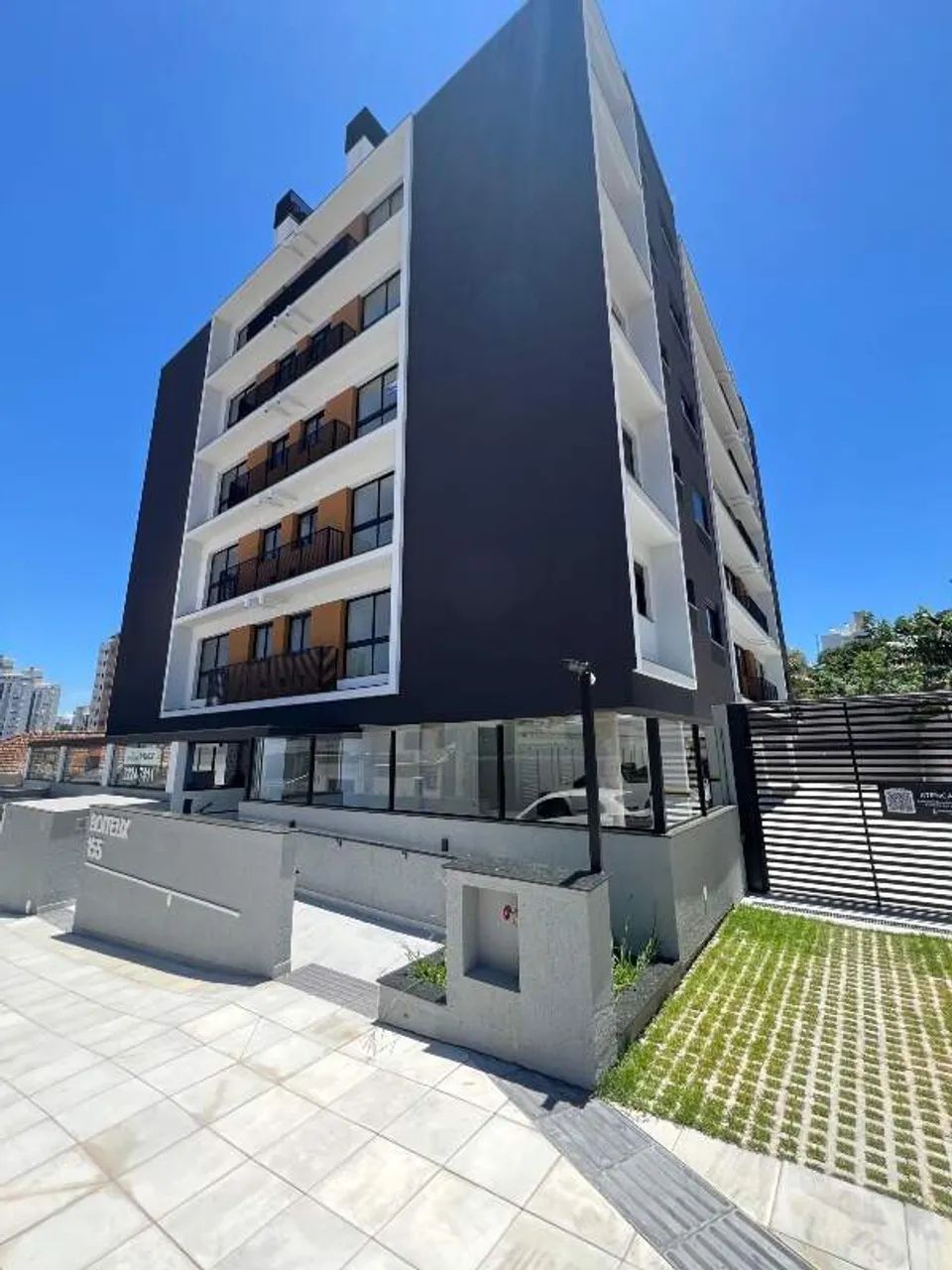 Aluguel | Apartamento 1 suíte com vaga de garagem no Centro