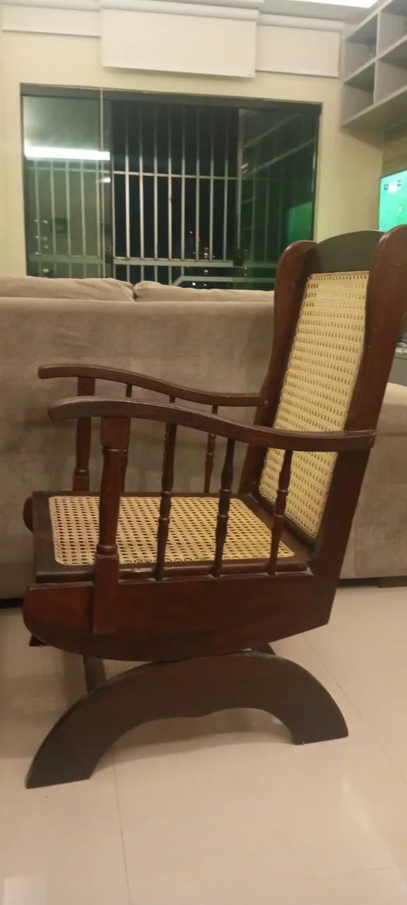 CADEIRA CLÁSSICA DE BALANÇO 