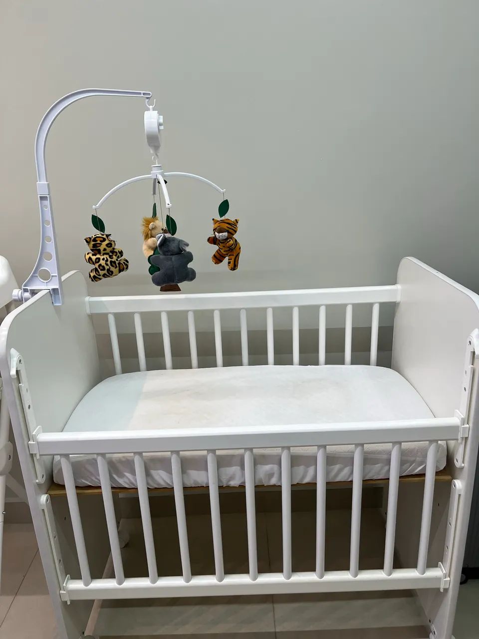 Mini Berço Grade Móvel Com Colchão e Regulagem de Altura - Foto 3