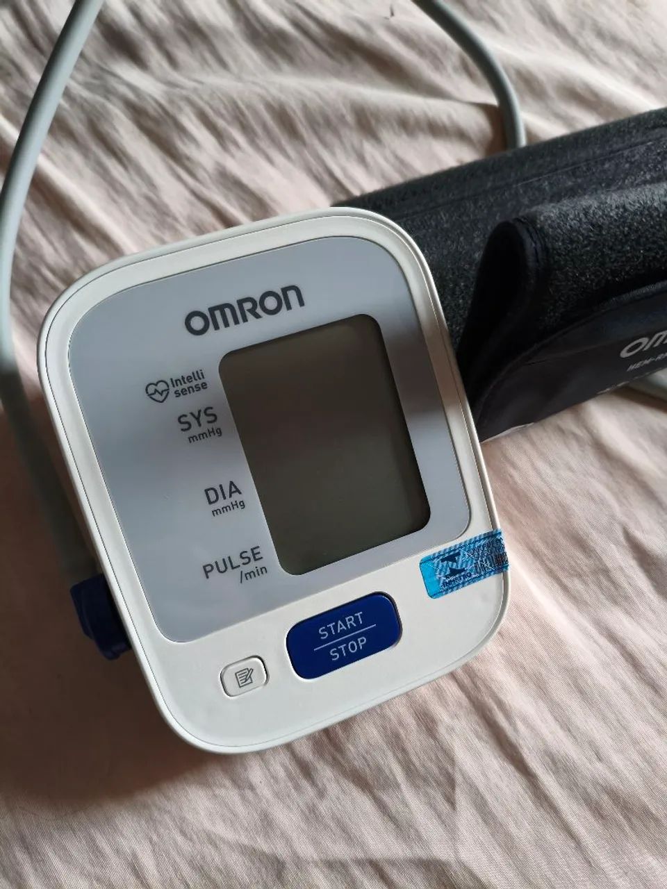Monitor de pressão Omron HEM-7122