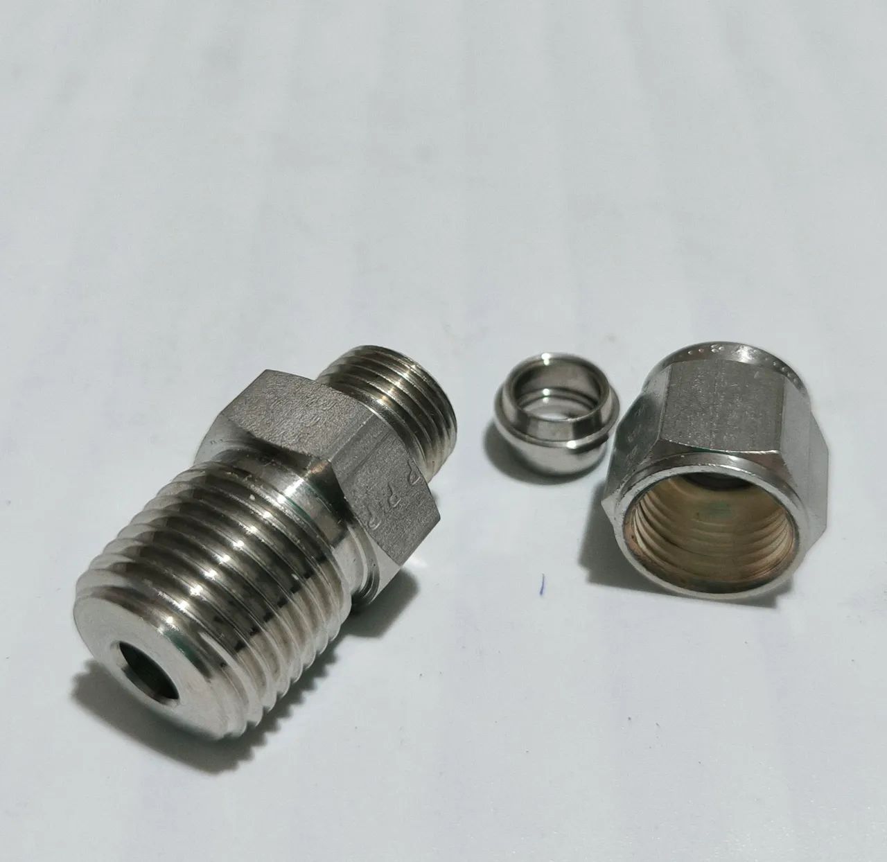 Conexão compressão inox 316 3/8" x 1/4" DETROIT PPP padrão industrial  - Foto 2