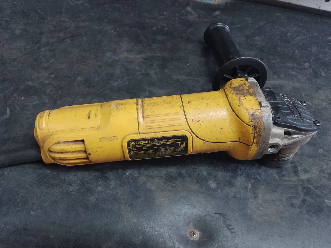 Esmerilhadeira Dewalt 