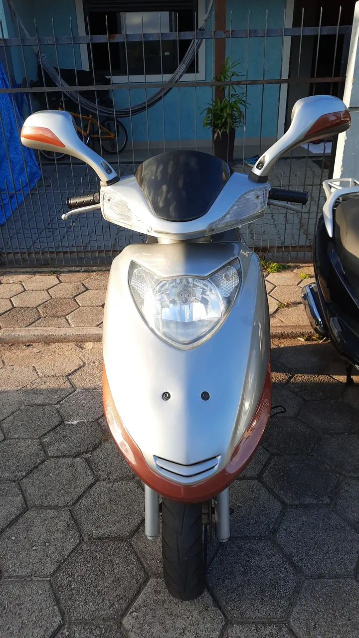 Bem cuidada, bateria nova - Foto 2