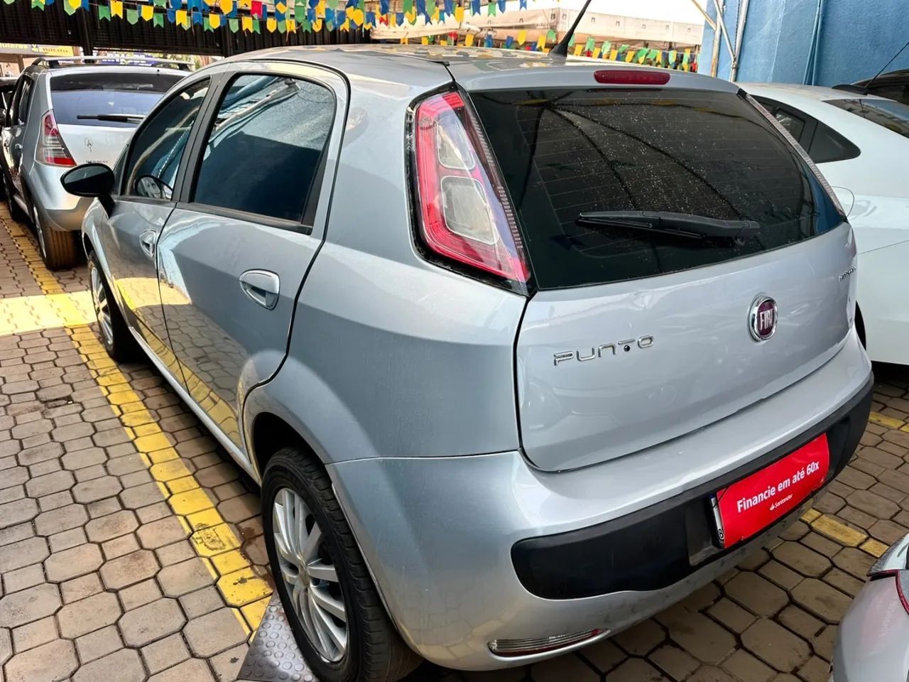 Fiat Punto Attractive 1.4 Fire Flex 8V 5P 2013 - Foto 2