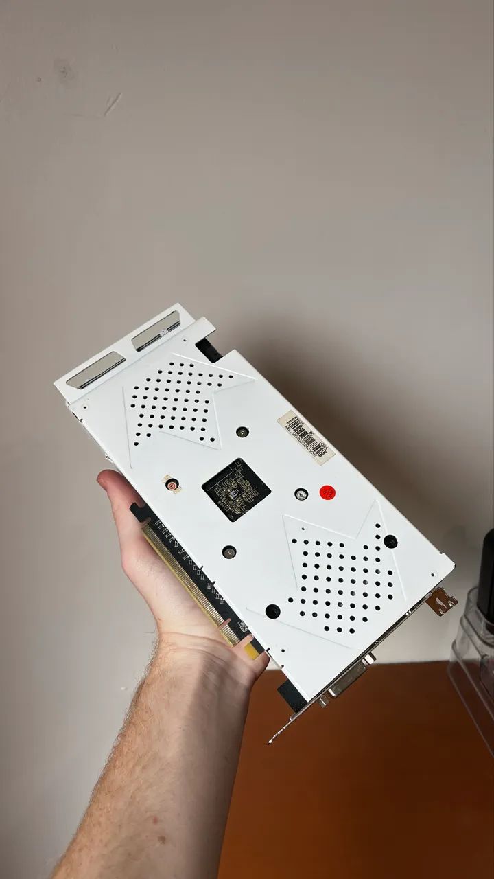 RX580 2048 SP 8GB com defeito - Foto 3