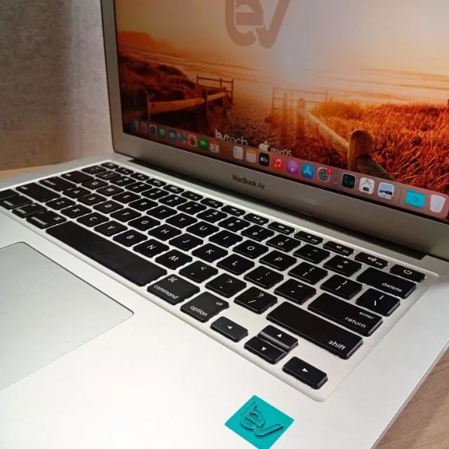 Apple Macbook Air 2017 - Intel Core I5 - 8Gb Ram - 128Gb SSD +
