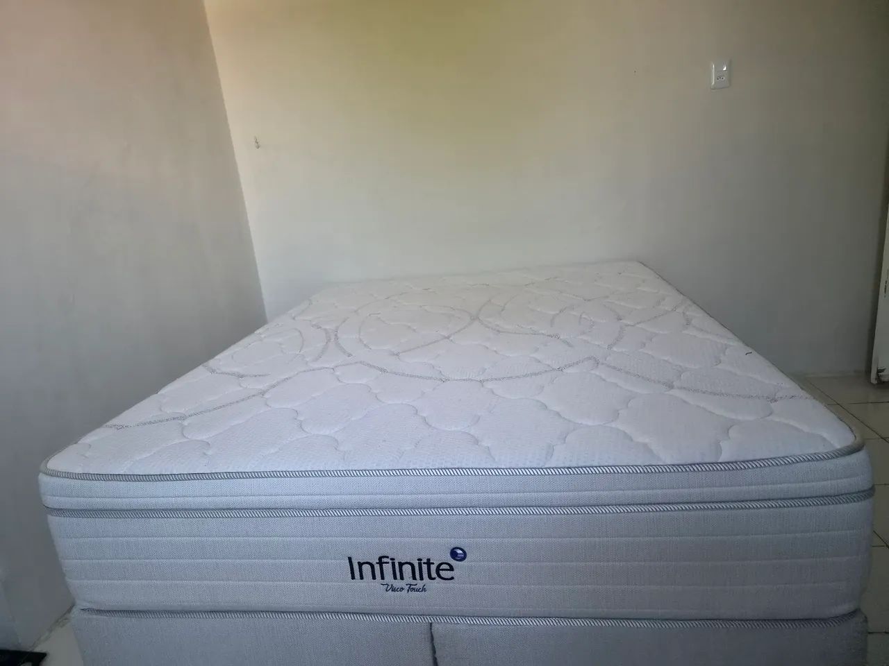 Cama box Queen Sonos